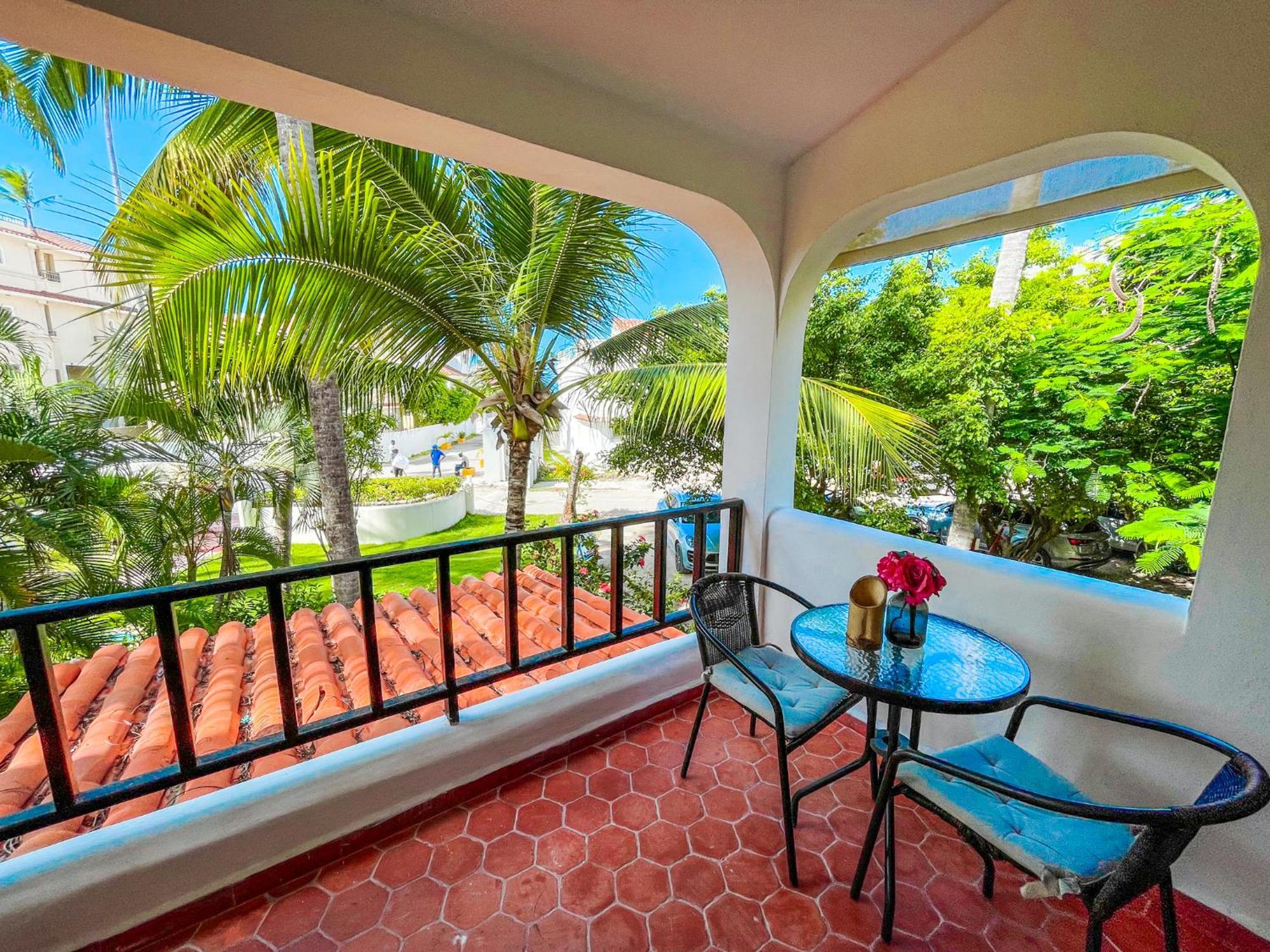 Caribbean Paradise Ocean Breeze Hotel With View Los Corales Bbq Wifi Beach Club & Spa Пунта Кана Екстериор снимка